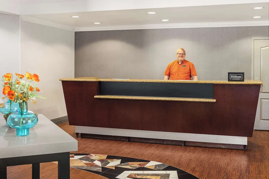 Hampton Inn Fairmont hotel detail image 6