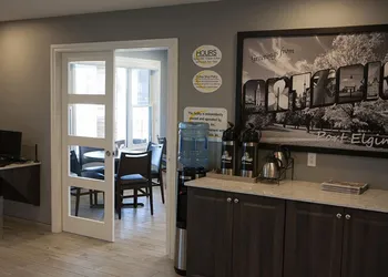 Super 8 by Wyndham Port Elgin hotel thumbnail 2