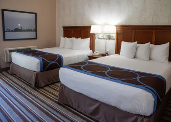 Super 8 by Wyndham Port Elgin hotel thumbnail 6
