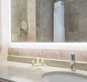 Holiday Inn Hyannis by IHG hotel detail image 3