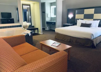 SureStay Plus Hotel by Best Western Redding hotel thumbnail 5