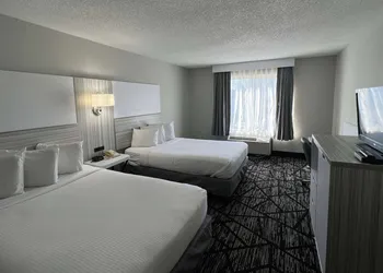 Baymont by Wyndham Peoria hotel thumbnail 7