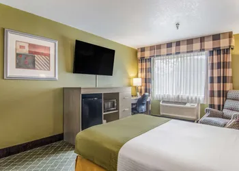 GuestHouse Inn & Suites Hotel Poulsbo hotel thumbnail 6