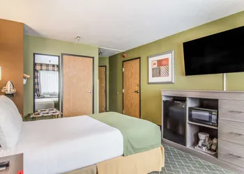GuestHouse Inn & Suites Hotel Poulsbo hotel thumbnail 8