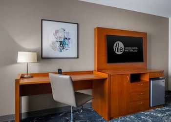 Isle Casino Hotel Waterloo - A Caesars Rewards Destination hotel thumbnail 4