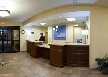 Holiday Inn Express Valparaiso by IHG hotel thumbnail 2