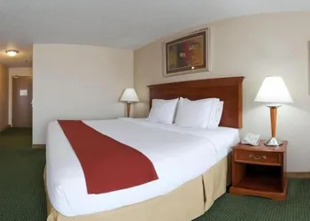 Holiday Inn Express Valparaiso by IHG hotel thumbnail 3