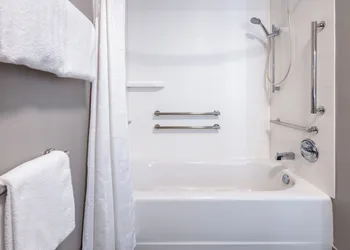 Holiday Inn Express & Suites Dewitt (Syracuse) by IHG hotel thumbnail 6