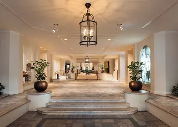 Moana Surfrider, A Westin Resort & Spa, Waikiki Beach hotel thumbnail 2