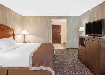 Baymont by Wyndham Jackson hotel thumbnail 6
