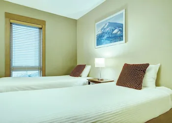 Seventh Mountain Resort hotel thumbnail 8