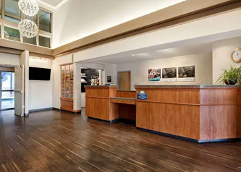 Days Inn by Wyndham Medicine Hat hotel thumbnail 2