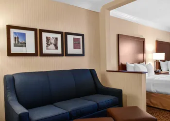 Comfort Suites Downtown Carlisle hotel thumbnail 7