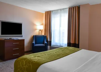Comfort Suites Downtown Carlisle hotel thumbnail 8