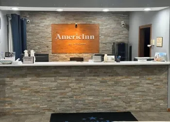 AmericInn by Wyndham Galesburg hotel thumbnail 3