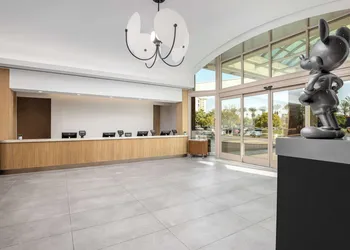 Embassy Suites by Hilton Anaheim South hotel thumbnail 2