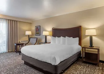 Best Western Plus Royal Oak Hotel hotel thumbnail 6