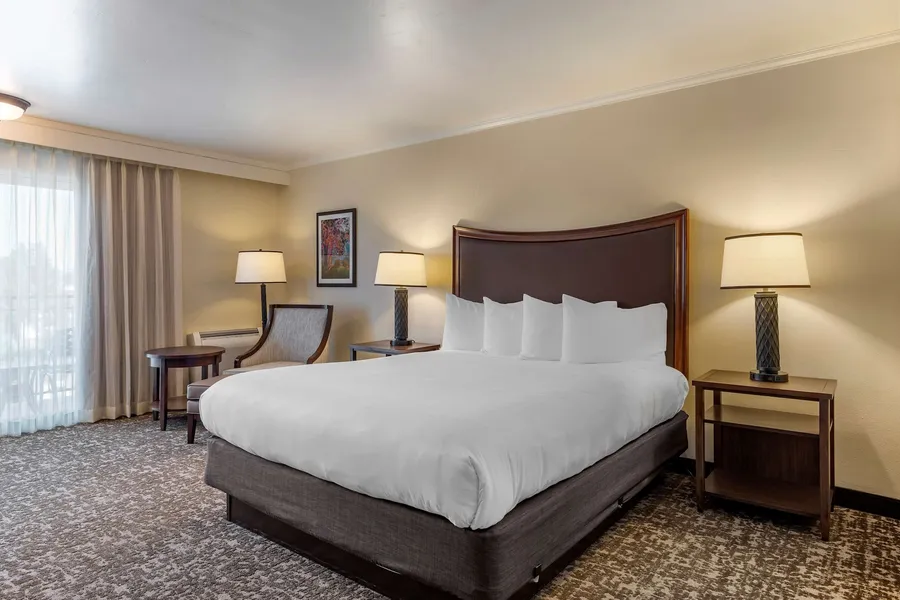 Best Western Plus Royal Oak Hotel hotel detail image 6