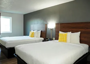 Victorian Inn & Suites hotel thumbnail 7
