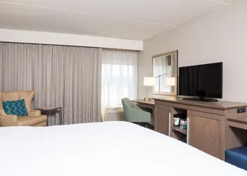 Hampton Inn Bloomington hotel thumbnail 5