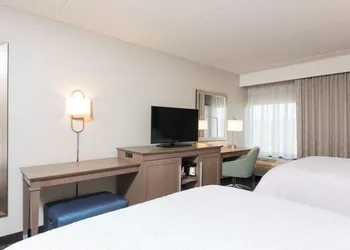 Hampton Inn Bloomington hotel thumbnail 7