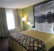Super 8 by Wyndham New Cumberland hotel detail image 4