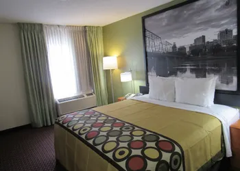 Super 8 by Wyndham New Cumberland hotel thumbnail 4