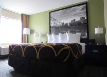 Super 8 by Wyndham New Cumberland hotel thumbnail 6