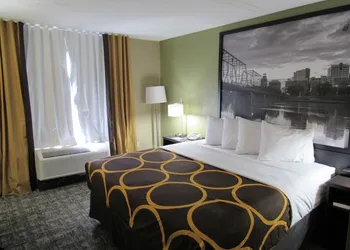 Super 8 by Wyndham New Cumberland hotel thumbnail 7