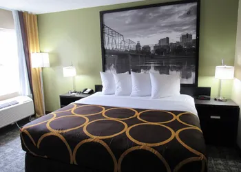 Super 8 by Wyndham New Cumberland hotel thumbnail 8