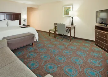Hampton Inn & Suites St. Cloud, MN hotel thumbnail 7