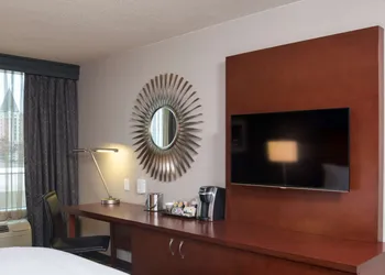 DoubleTree by Hilton Schenectady Downtown hotel thumbnail 5