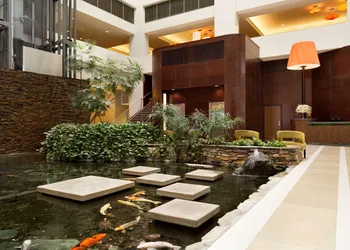 Embassy Suites Los Angeles - Glendale hotel thumbnail 2