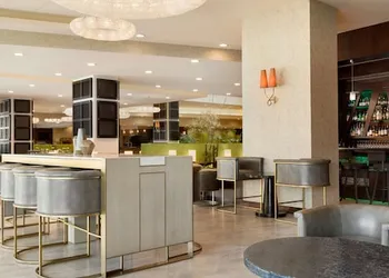 Embassy Suites Los Angeles - Glendale hotel thumbnail 3