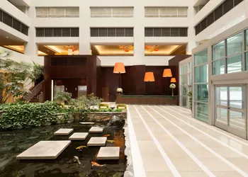 Embassy Suites Los Angeles - Glendale hotel thumbnail 4