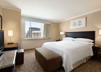 Embassy Suites Los Angeles - Glendale hotel thumbnail 6
