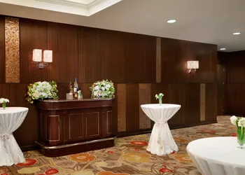 Embassy Suites Los Angeles - Glendale hotel thumbnail 8