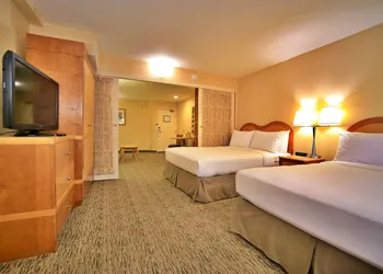 Anaheim Portofino Inn and Suites hotel thumbnail 8