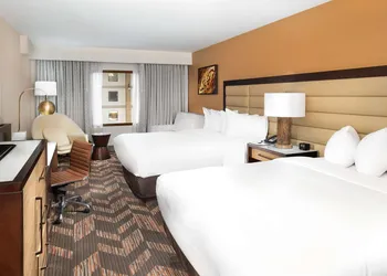 DoubleTree by Hilton Hotel Lawrence hotel thumbnail 4