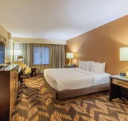 DoubleTree by Hilton Hotel Lawrence hotel detail image 5