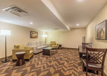 DoubleTree by Hilton Hotel Lawrence hotel thumbnail 8