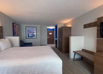 Holiday Inn Express & Suites Somerset Central by IHG hotel thumbnail 4