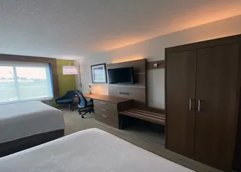 Holiday Inn Express & Suites Somerset Central by IHG hotel thumbnail 5