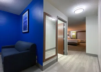 Holiday Inn Express & Suites Somerset Central by IHG hotel thumbnail 6