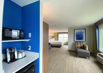 Holiday Inn Express & Suites Somerset Central by IHG hotel thumbnail 8