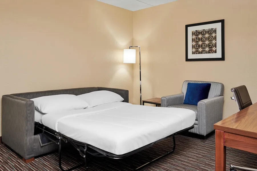 Royle Hotel Milwaukee Airport hotel detail image 6