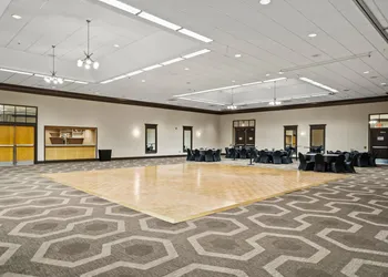 Royle Hotel Milwaukee Airport hotel thumbnail 3