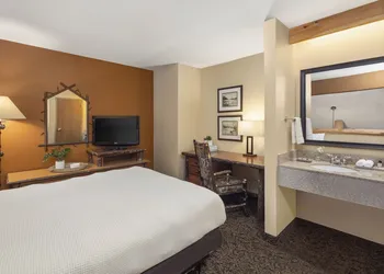 bantr Grand Hotel Wausau - Rothschild hotel thumbnail 6