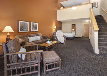 bantr Grand Hotel Wausau - Rothschild hotel thumbnail 8