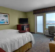 Hampton Inn and Suites Astoria hotel detail image 3